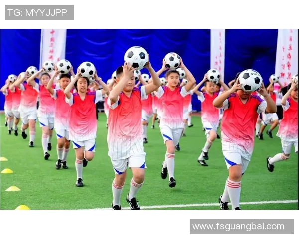 北京足球球星人偶收藏展热潮带动城市体育文化发展